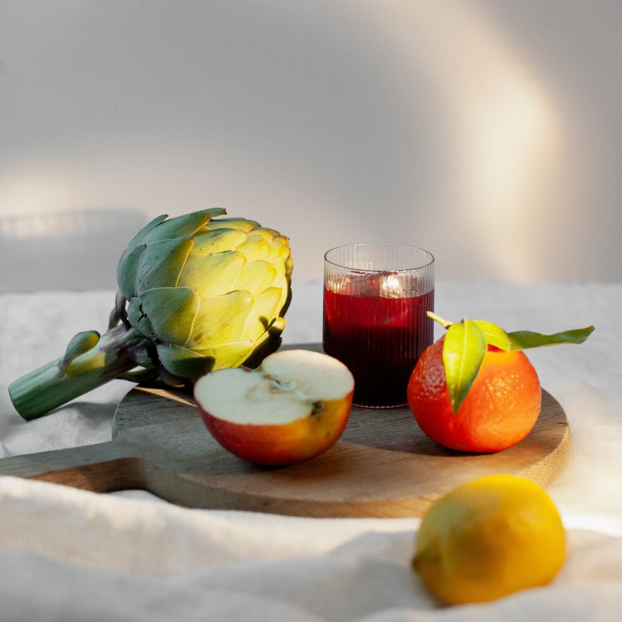 Saft im Glas mit Obst und Gemüse