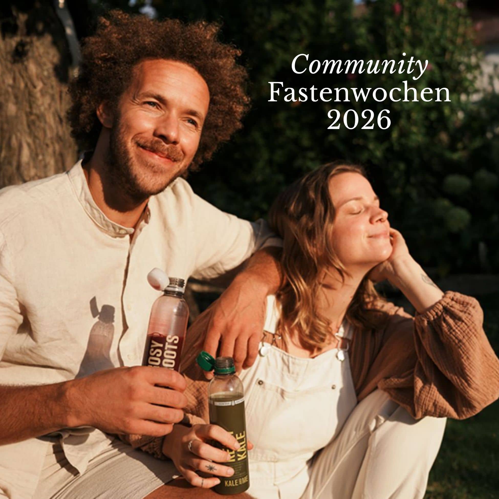 Pärchen mit Säften in der Hand